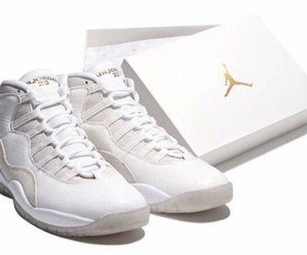 （噂）プレミアム確定の AIR JORDAN 10 OVO を店員が抜いて販売の疑い