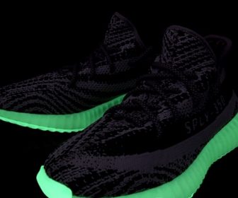 リーク？adidas Yeezy Boost 350 V2 “Glow in the Dark”