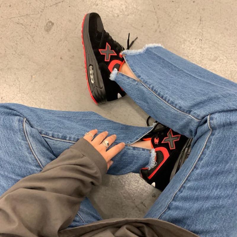 XTOKYO × WHO’S WHO gallery 別注コラボスニーカーが原宿店にて発売