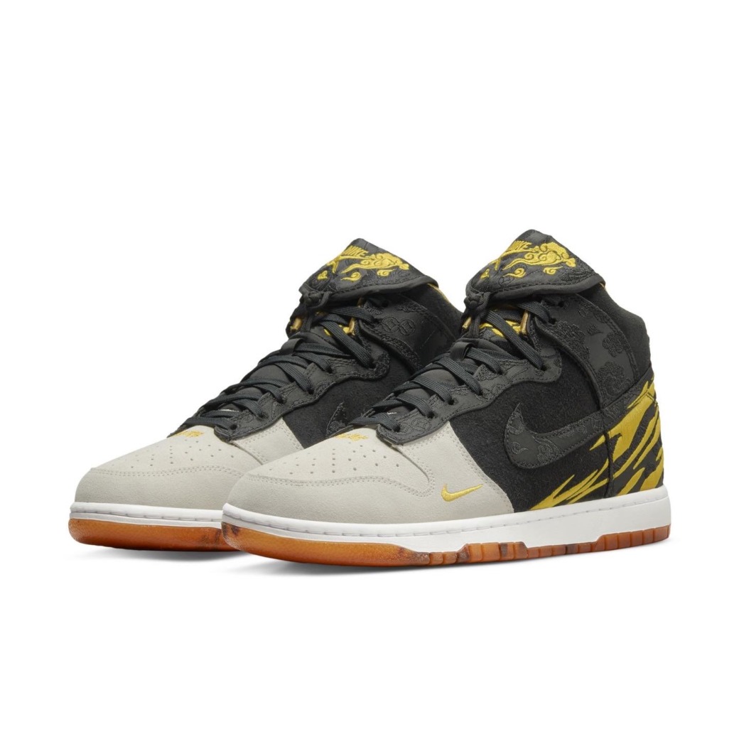 NIKE DUNK HIGH YEAR OF THE TIGER