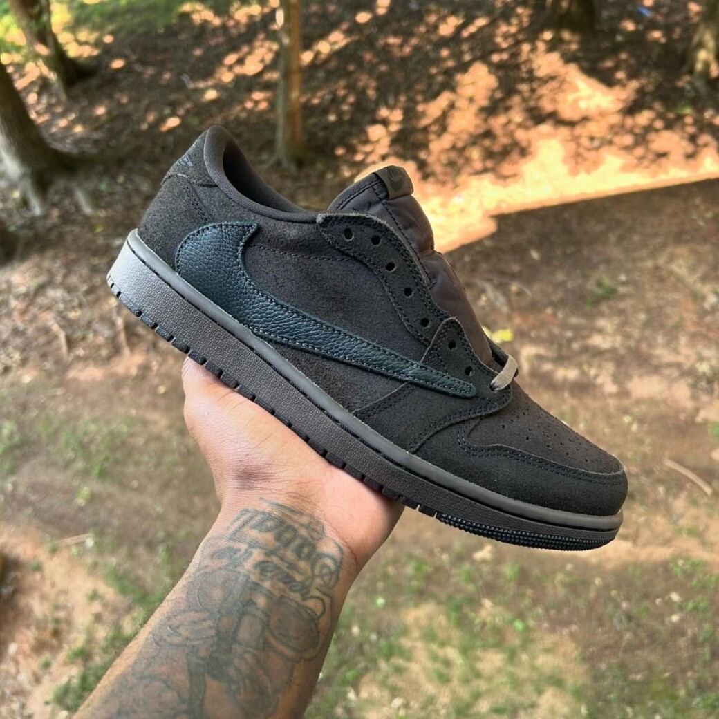 TRAVIS SCOTT x AIR JORDAN 1 LOW OG SP VELVET BROWN 12月21日発売予定