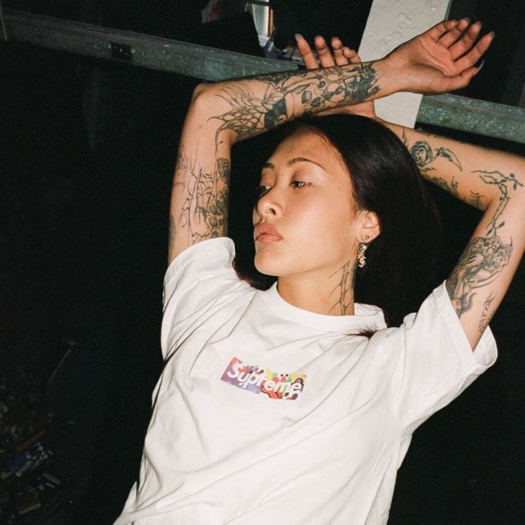 Olaolu Slawn 制作 SUPREME ボックスロゴTシャツ（非公式） 8月8日限定発売