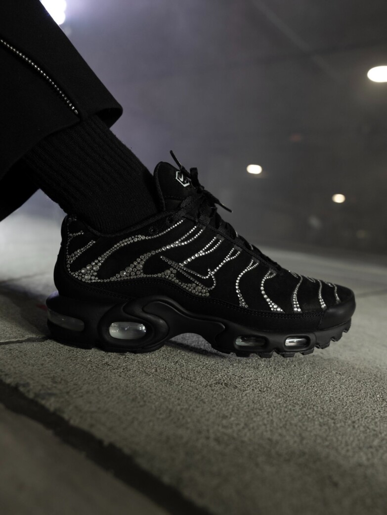 SWAROVSKI × NIKE AIR MAX PLUS MOONLIGHT 海外12月5日発売予定