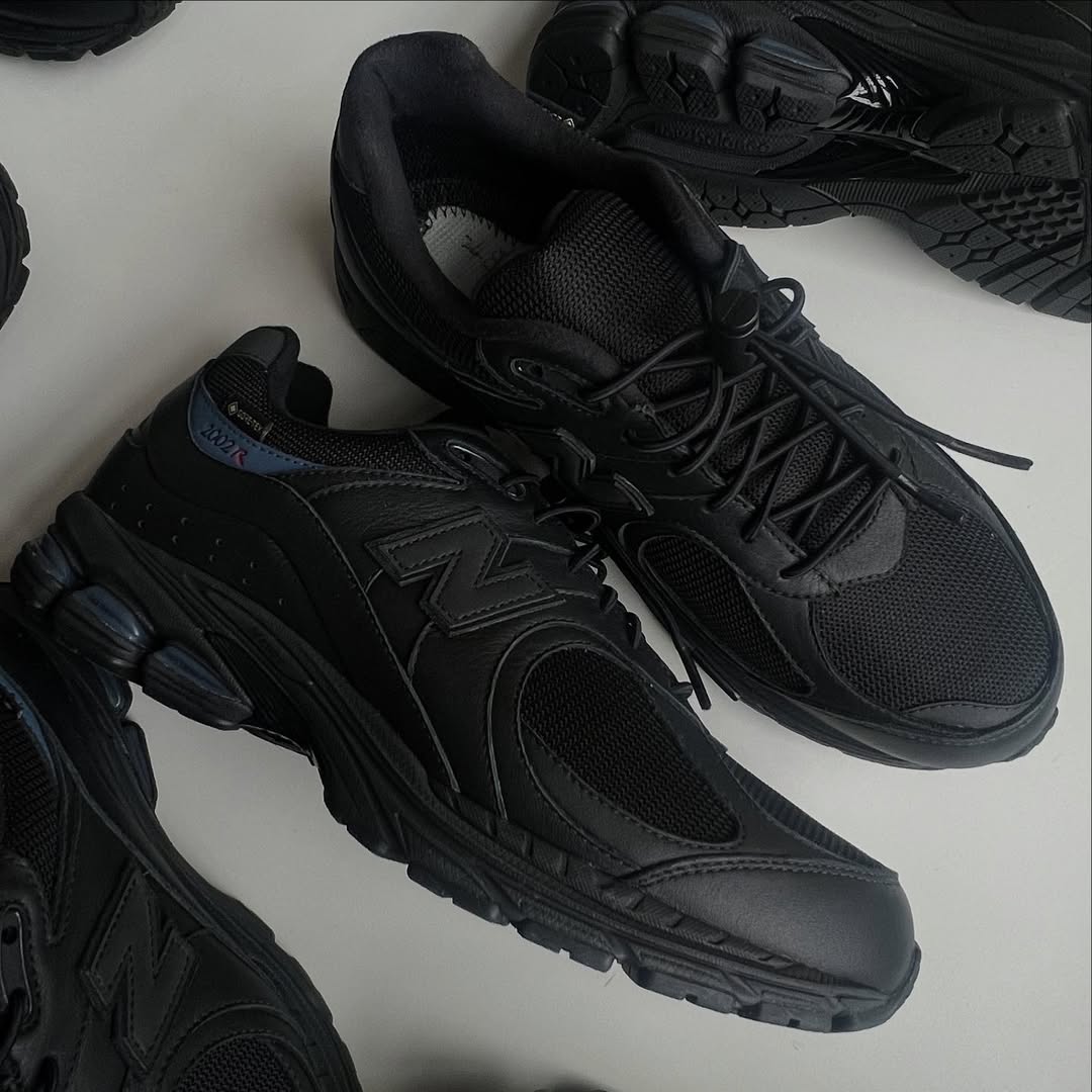 JJJJound × NEW BALANCE 2002R LEATHER GORE-TEX BLACK 12月18日/12月20日発売予定