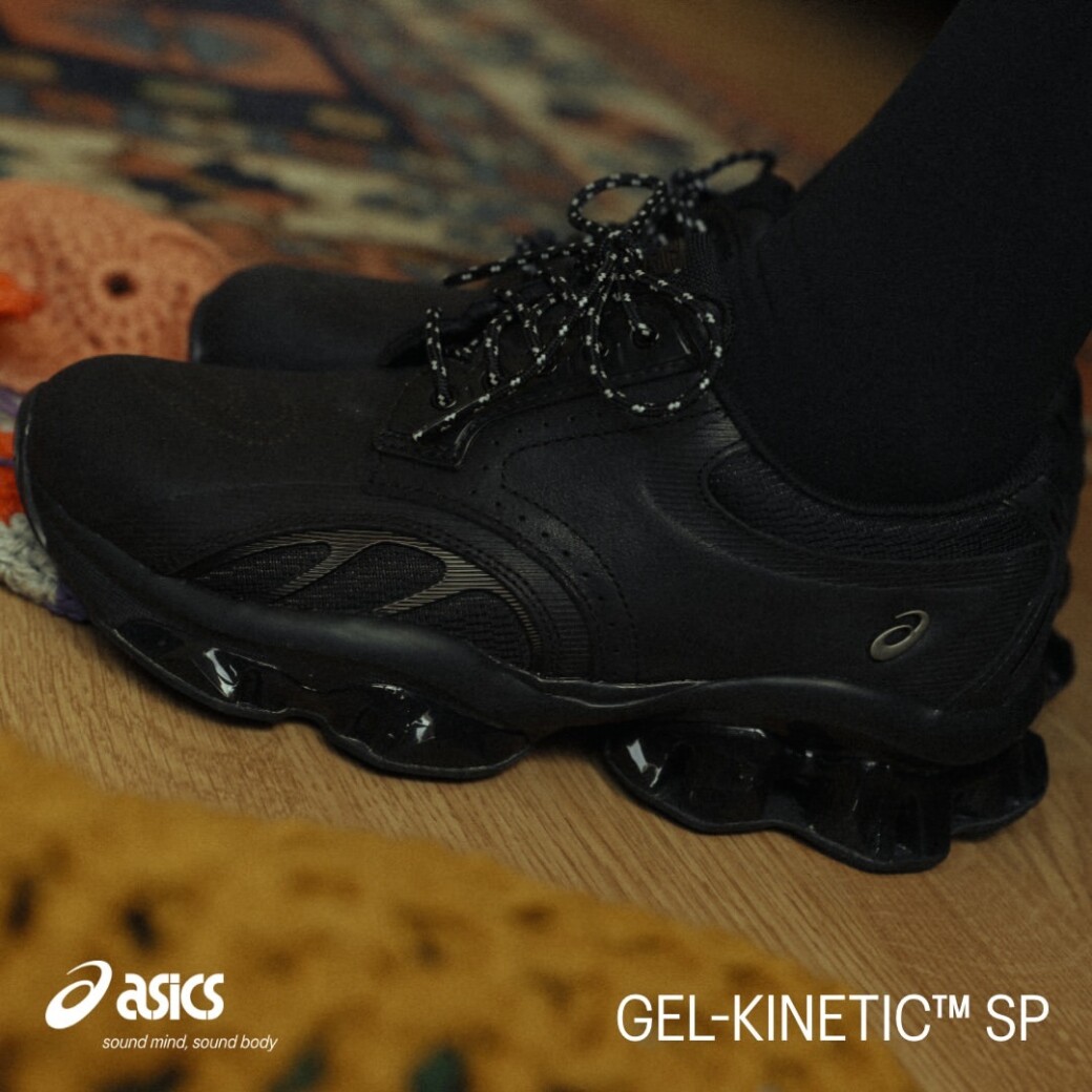 ASICS GEL-KINETIC SP BLACK 12月19日発売